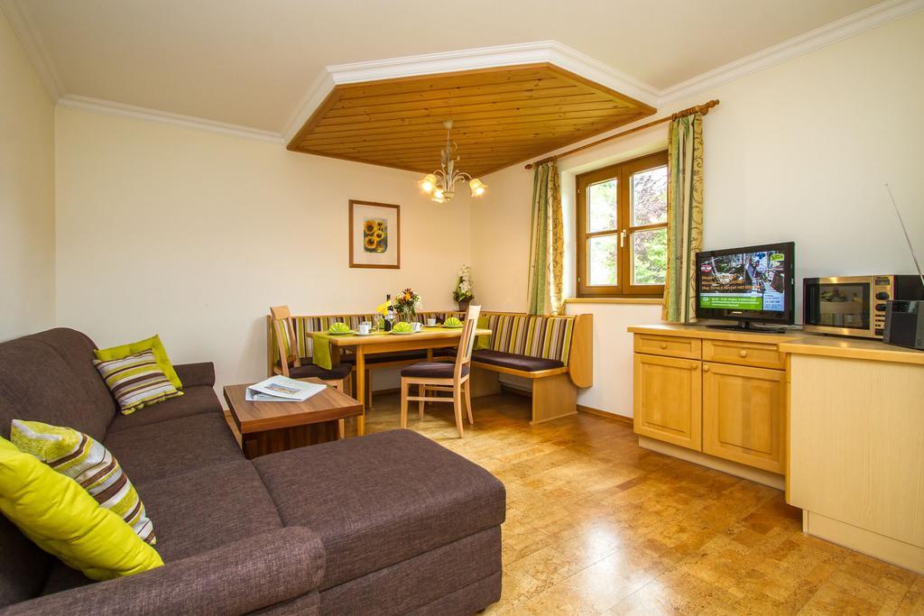 Ferienhaus Niedermoser ليوغانغ الغرفة الصورة